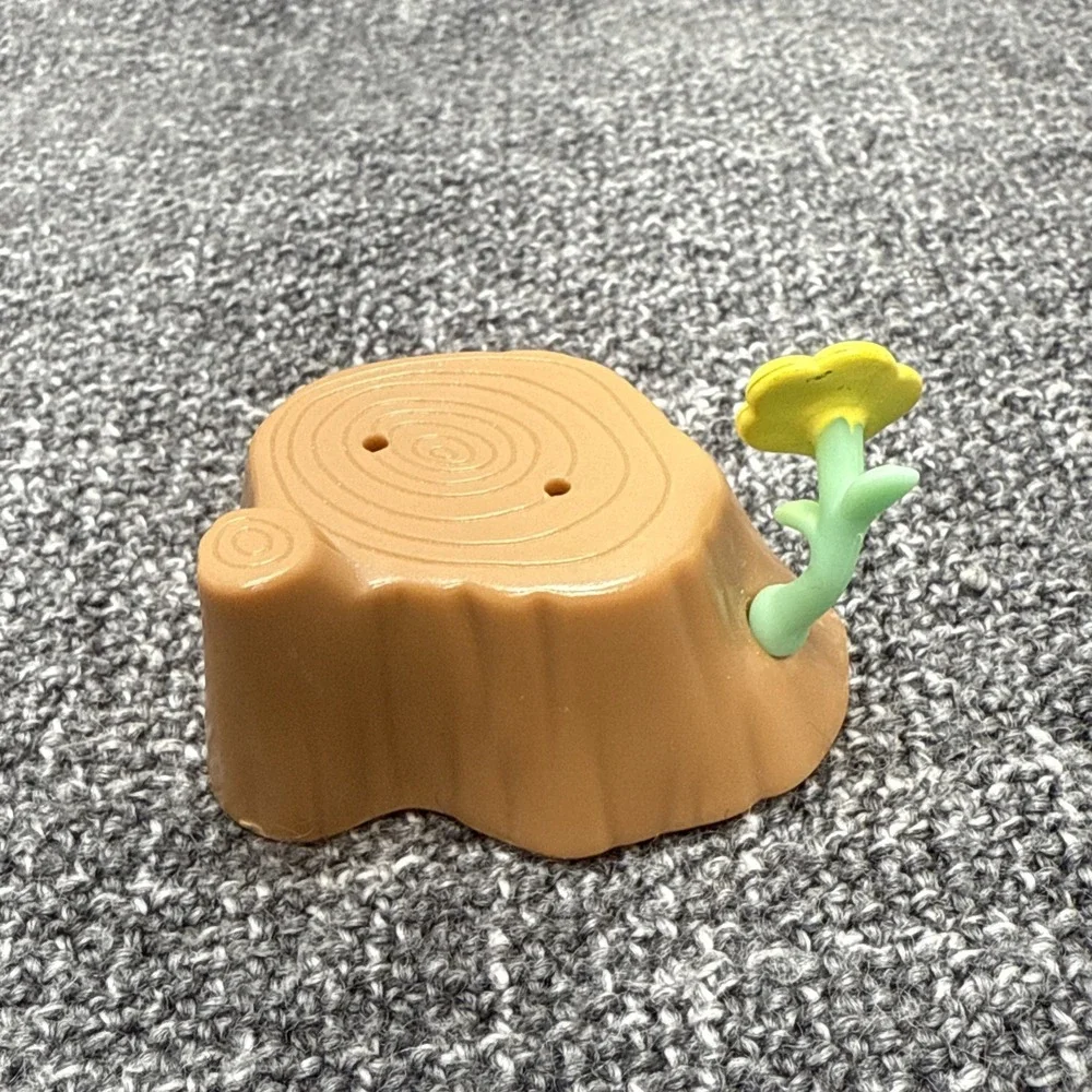 Littlest‎ Pet Shop Spring Bunny #1019 & Armadillo #1454 & LPS Brown Tree Stump